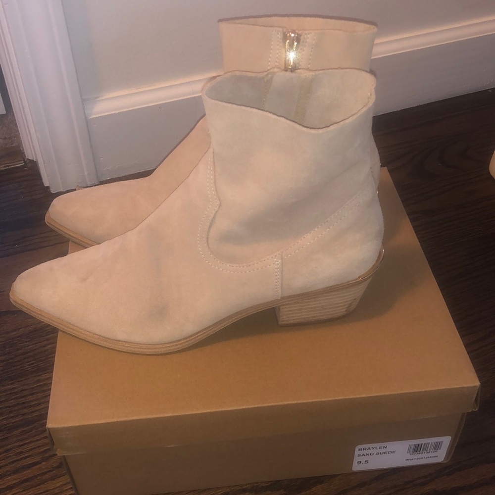 Comfortable Steve Madden suede boots